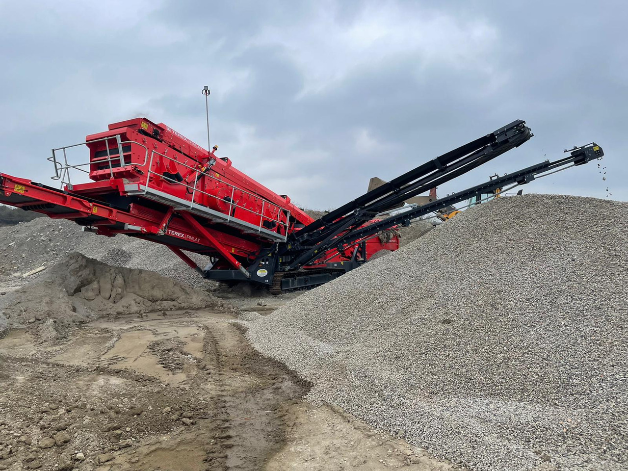 Terex Finlay 696 - 스크리너 : 사진 2 Terex Finlay 696 - 스크리너 : 사진 2