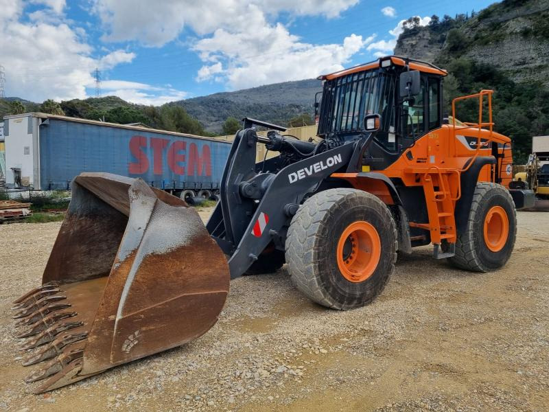 Doosan DL300 - 휠 로더 : 사진 3 Doosan DL300 - 휠 로더 : 사진 3