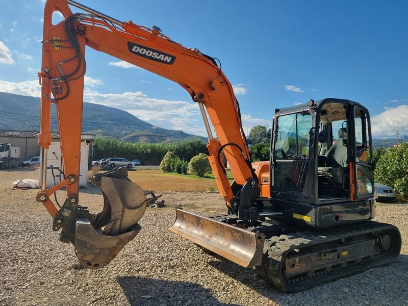 Doosan DX85 - 미니 굴삭기 : 사진 3 Doosan DX85 - 미니 굴삭기 : 사진 3