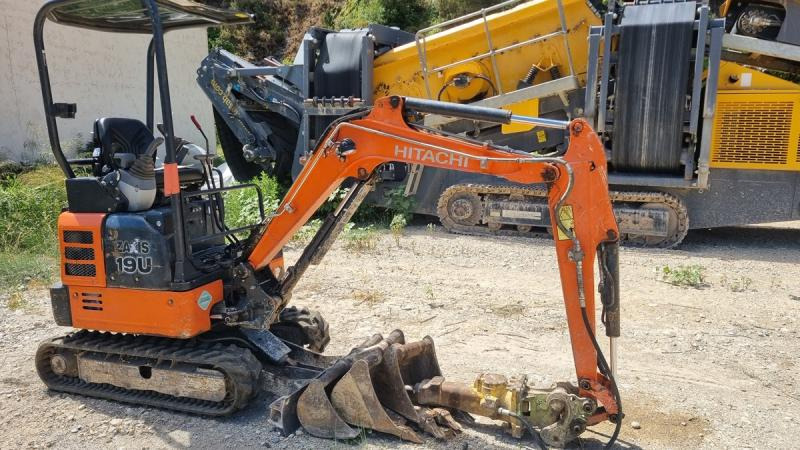 Hitachi ZAXIS 19 - 미니 굴삭기 : 사진 1 Hitachi ZAXIS 19 - 미니 굴삭기 : 사진 1
