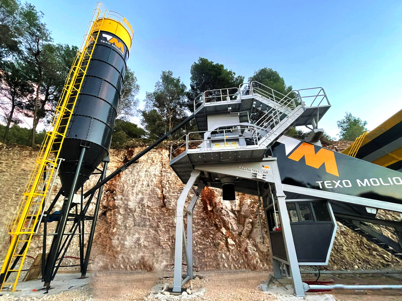 FABO mobile concrete batching plant - 콘크리트 플랜트 : 사진 1 FABO mobile concrete batching plant - 콘크리트 플랜트 : 사진 1