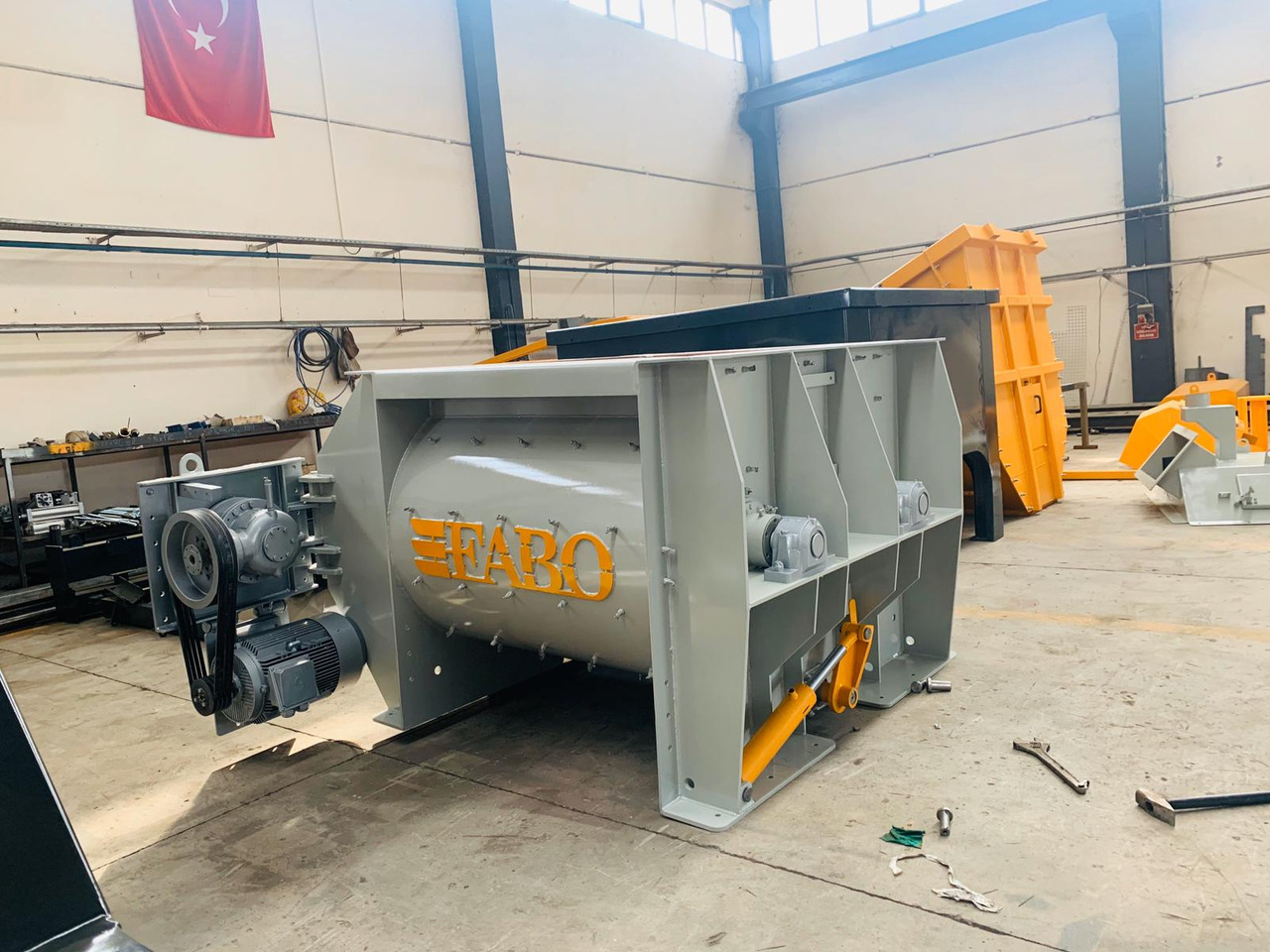 FABO twin shaft mixer - 콘크리트 믹서 : 사진 2 FABO twin shaft mixer - 콘크리트 믹서 : 사진 2