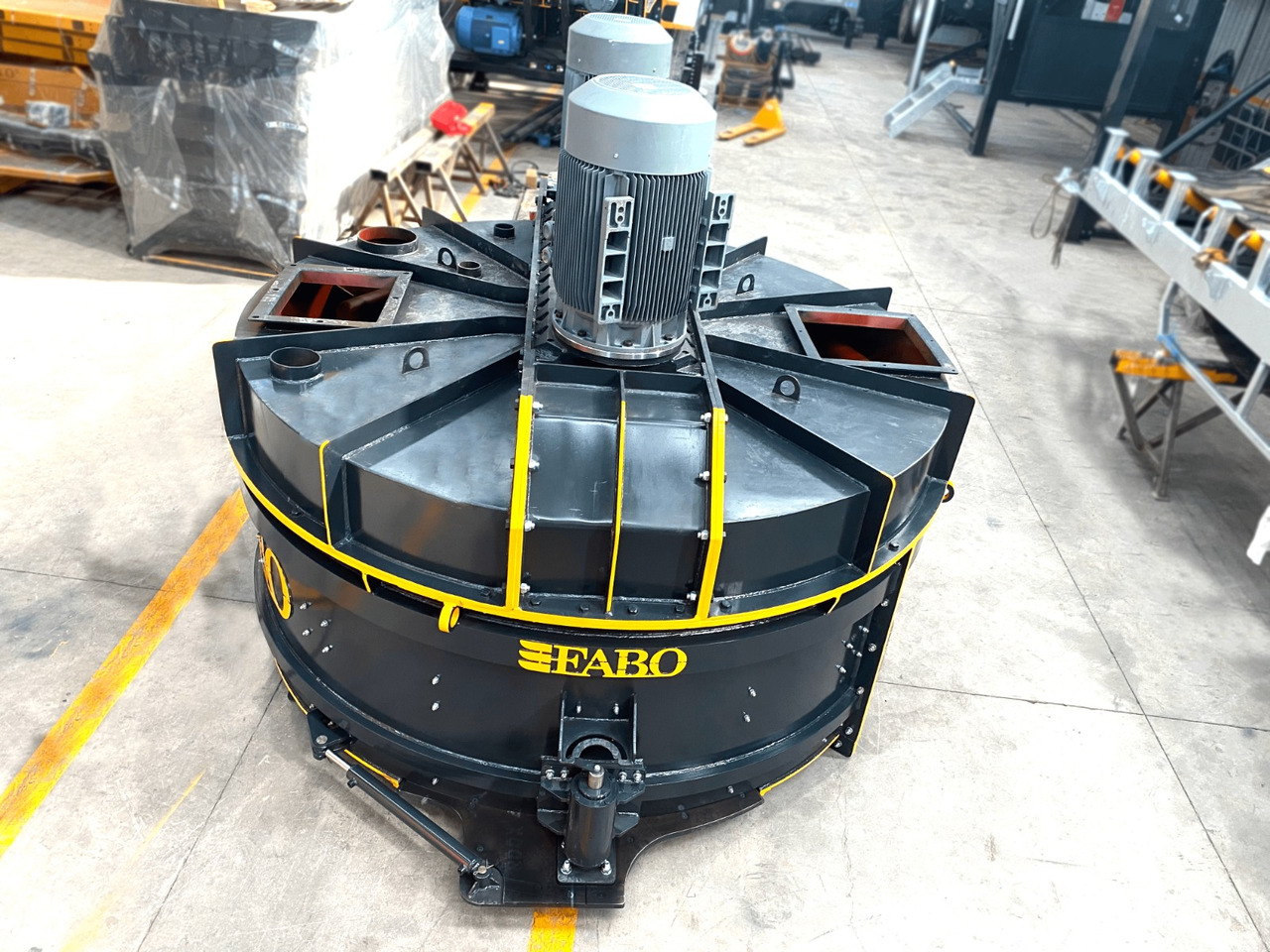 FABO twin shaft mixer - 콘크리트 믹서 : 사진 4 FABO twin shaft mixer - 콘크리트 믹서 : 사진 4