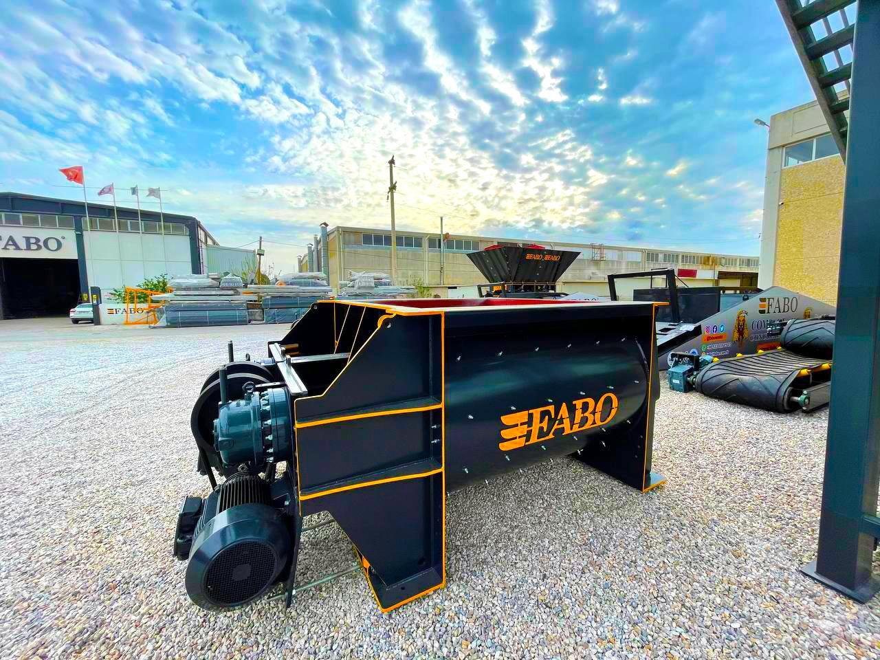 FABO twin shaft mixer - 콘크리트 믹서 : 사진 1 FABO twin shaft mixer - 콘크리트 믹서 : 사진 1
