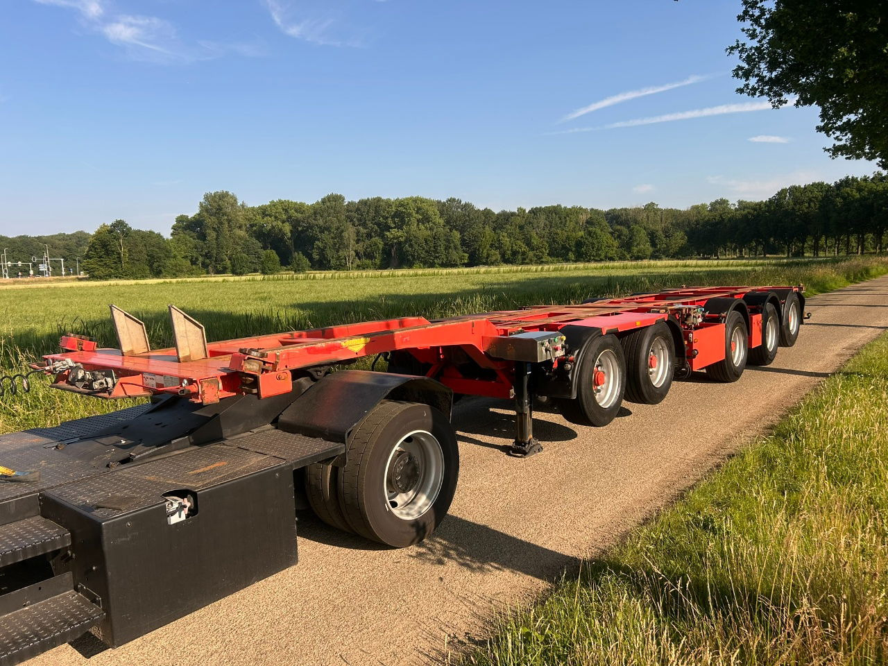 Broshuis 2-Connect-5Akcc / 3 x Steering axle / 4 x Lifting axle / tyres 80 / 3 x - 컨테이너 운반 장치/ 스와프 보디 세미 트레일러 : 사진 1 Broshuis 2-Connect-5Akcc / 3 x Steering axle / 4 x Lifting axle / tyres 80 / 3 x - 컨테이너 운반 장치/ 스와프 보디 세미 트레일러 : 사진 1
