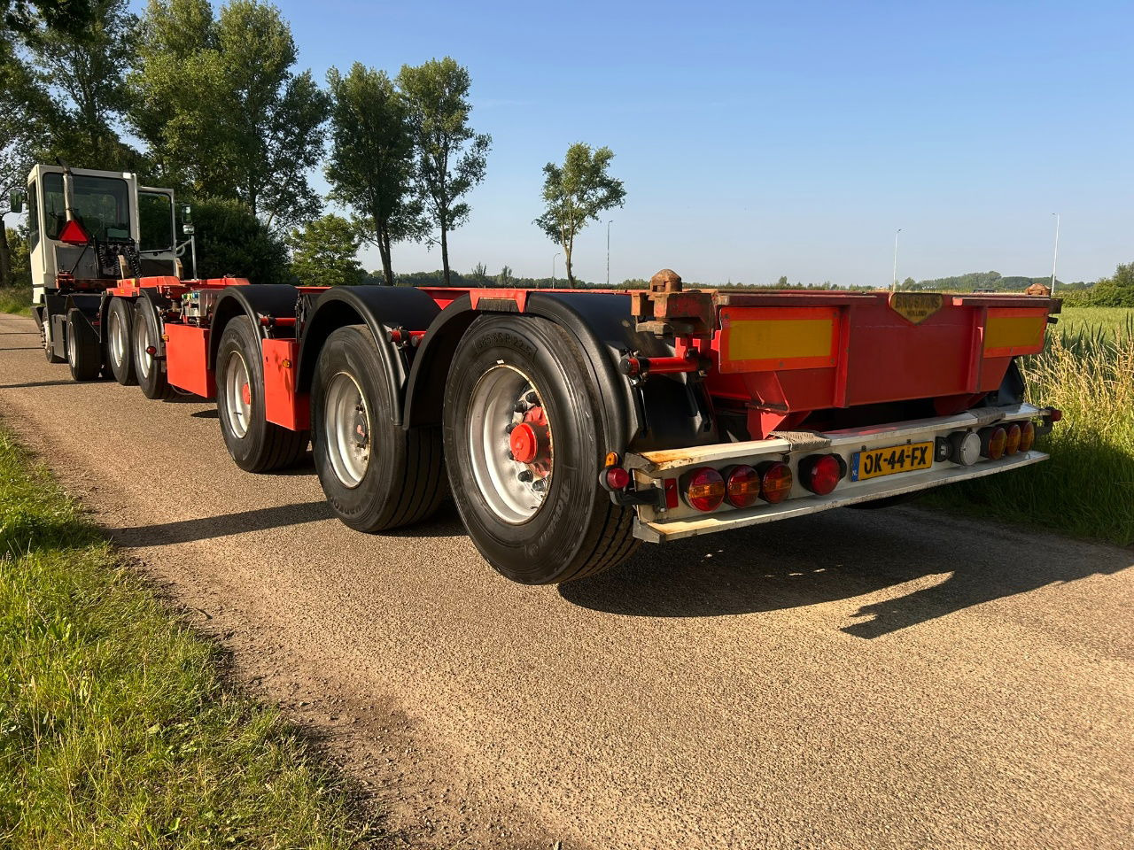 Broshuis 2-Connect-5Akcc / 3 x Steering axle / 4 x Lifting axle / tyres 80 / 3 x - 컨테이너 운반 장치/ 스와프 보디 세미 트레일러 : 사진 3 Broshuis 2-Connect-5Akcc / 3 x Steering axle / 4 x Lifting axle / tyres 80 / 3 x - 컨테이너 운반 장치/ 스와프 보디 세미 트레일러 : 사진 3