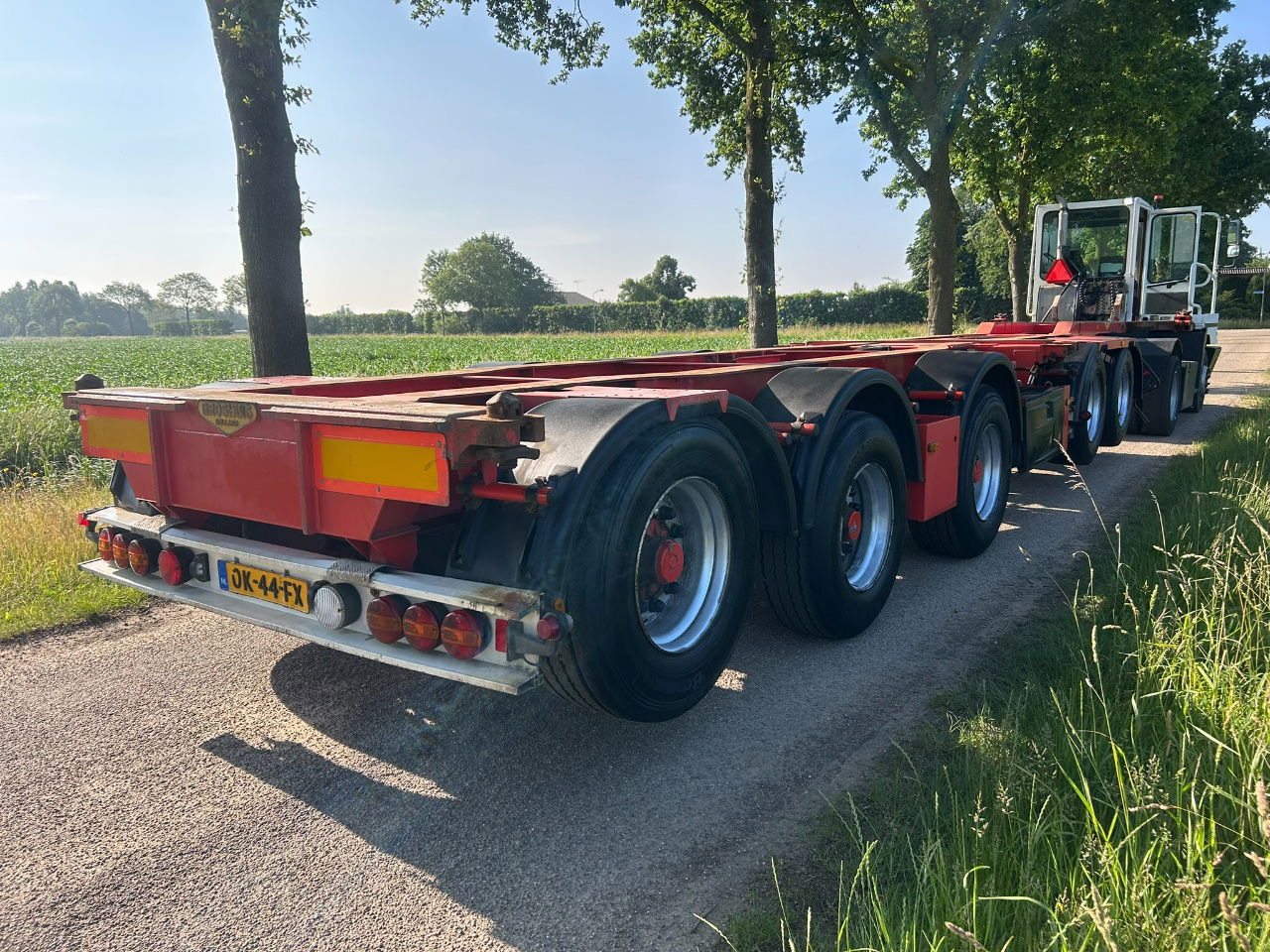 Broshuis 2-Connect-5Akcc / 3 x Steering axle / 4 x Lifting axle / tyres 80 / 3 x - 컨테이너 운반 장치/ 스와프 보디 세미 트레일러 : 사진 4 Broshuis 2-Connect-5Akcc / 3 x Steering axle / 4 x Lifting axle / tyres 80 / 3 x - 컨테이너 운반 장치/ 스와프 보디 세미 트레일러 : 사진 4