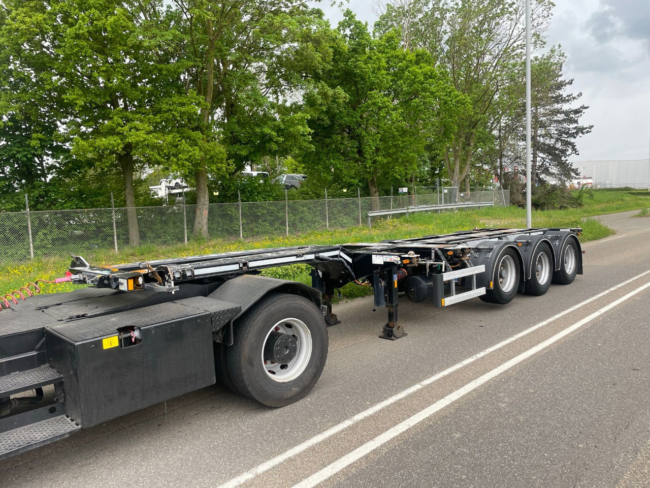 Broshuis Mfcc 20-30-40-45 FT HC / Disc brakes / Lifting axle / led / NL trailer/ - 컨테이너 운반 장치/ 스와프 보디 세미 트레일러 : 사진 1 Broshuis Mfcc 20-30-40-45 FT HC / Disc brakes / Lifting axle / led / NL trailer/ - 컨테이너 운반 장치/ 스와프 보디 세미 트레일러 : 사진 1
