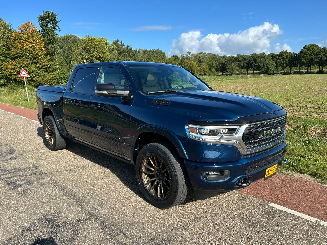 Dodge Ram Pick Up 1500 5.7 V8 4x4 Creb Cab Limeted Hemi Etorque - 픽업트럭 : 사진 1 Dodge Ram Pick Up 1500 5.7 V8 4x4 Creb Cab Limeted Hemi Etorque - 픽업트럭 : 사진 1
