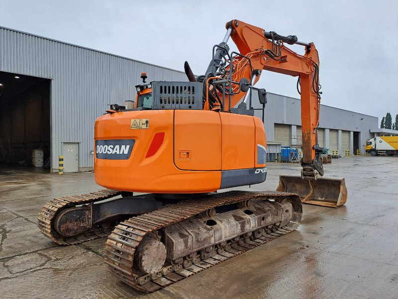 Doosan DX235LCR-5 (+ 3 Buckets) - 크롤러 굴삭기 : 사진 4 Doosan DX235LCR-5 (+ 3 Buckets) - 크롤러 굴삭기 : 사진 4