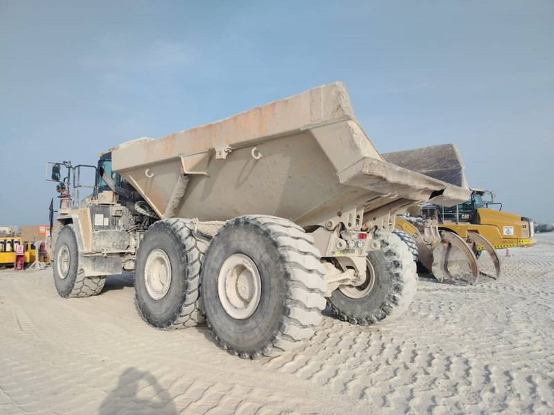 Komatsu HM400-3R (4 pieces available in Abu Dhabi) - 관절 덤프 : 사진 3 Komatsu HM400-3R (4 pieces available in Abu Dhabi) - 관절 덤프 : 사진 3