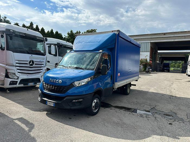 Iveco 35C16 - 커튼 사이드 밴 : 사진 2 Iveco 35C16 - 커튼 사이드 밴 : 사진 2