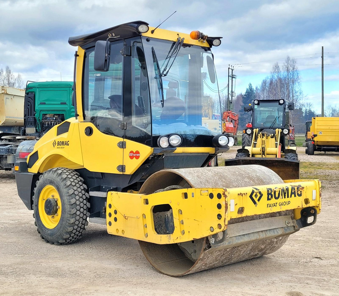 BOMAG BW145D-5 EPA - 롤러 : 사진 2 BOMAG BW145D-5 EPA - 롤러 : 사진 2