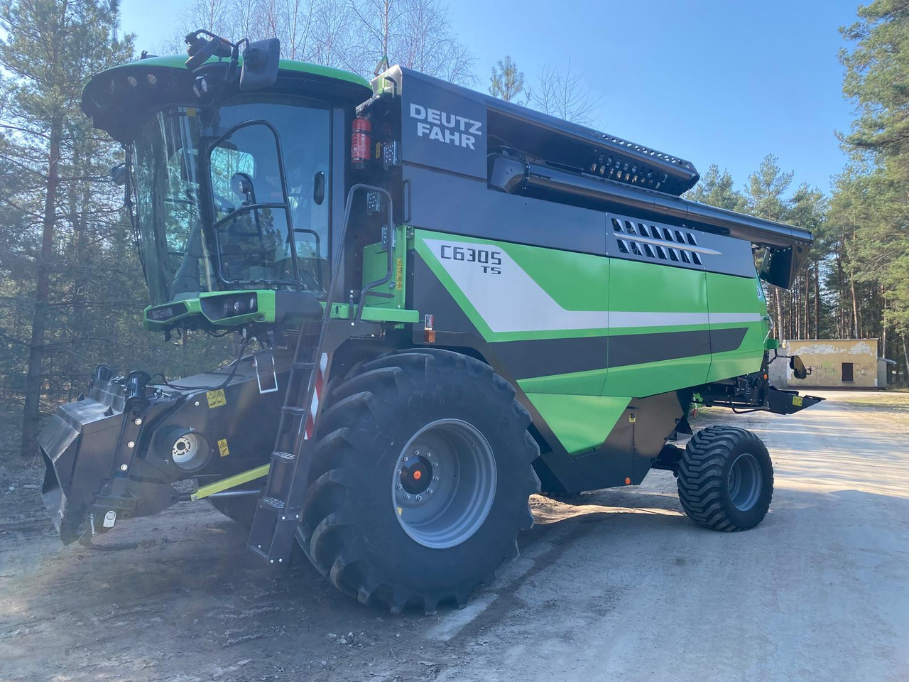 DEUTZ FAHR C6305 TS with DH630R NEW/UNUSED - 콤바인 수확기 : 사진 1 DEUTZ FAHR C6305 TS with DH630R NEW/UNUSED - 콤바인 수확기 : 사진 1