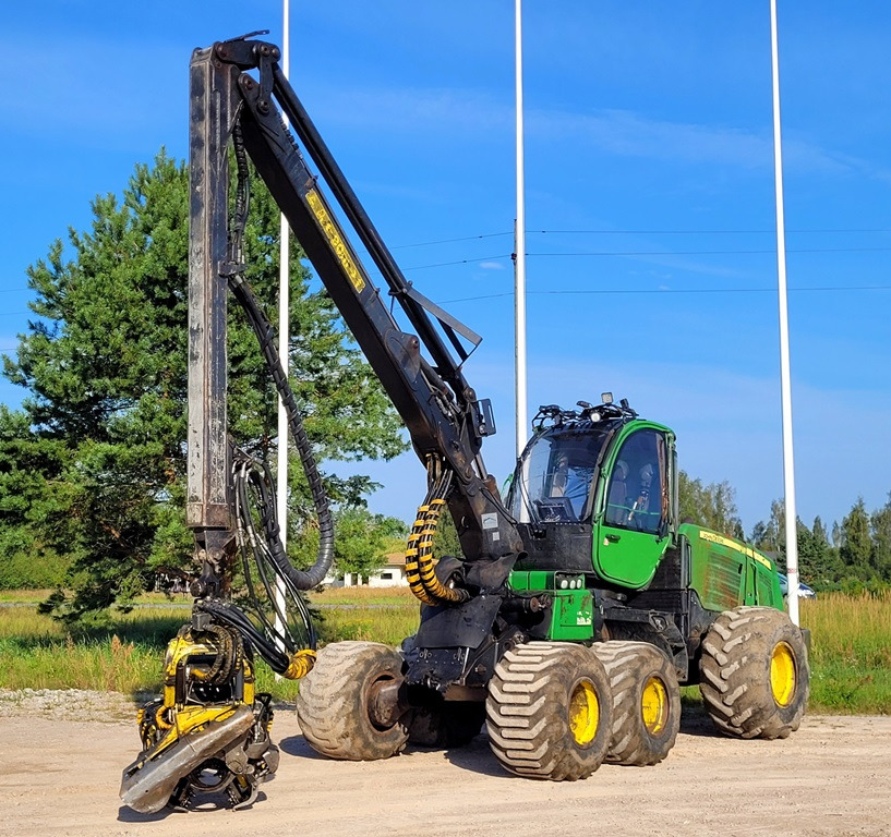 JOHN DEERE 1070 E - 산림용 수확기 : 사진 1 JOHN DEERE 1070 E - 산림용 수확기 : 사진 1