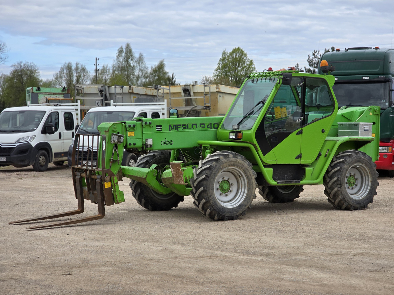 MERLO P40.14 K - 망원형 휠 로더 : 사진 2 MERLO P40.14 K - 망원형 휠 로더 : 사진 2