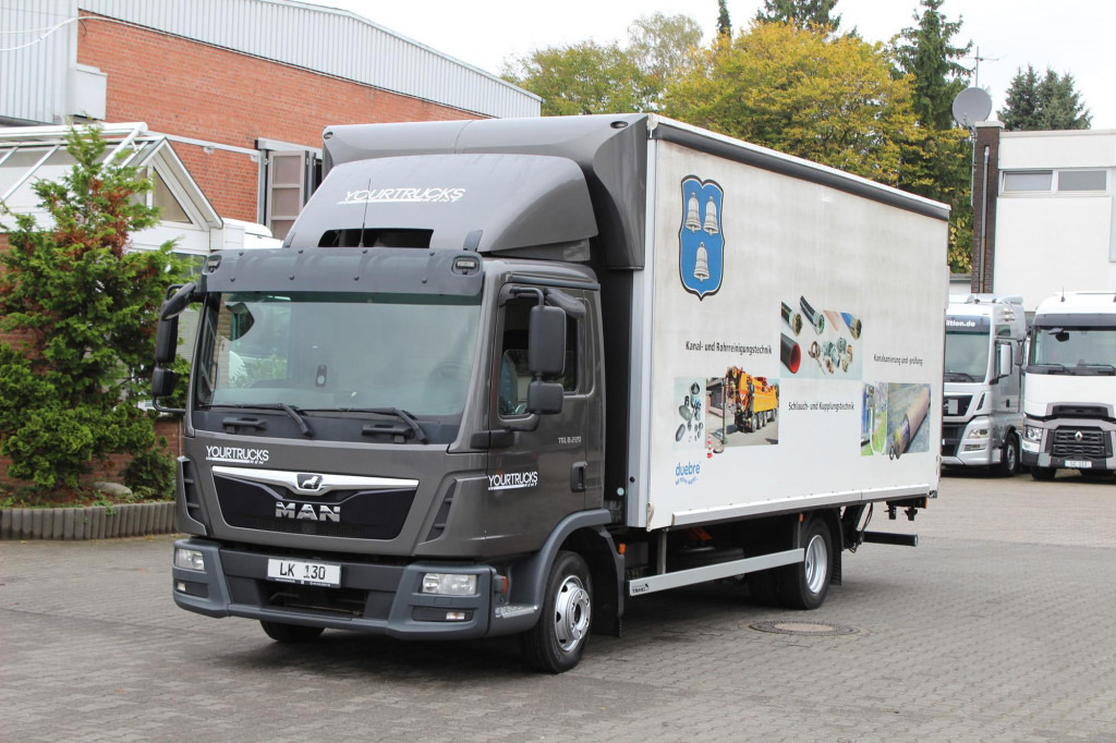 MAN TGL 8.220   Plane   AHK   6,1 m   Luft   Klima - 커튼사이더 트럭 : 사진 1 MAN TGL 8.220   Plane   AHK   6,1 m   Luft   Klima - 커튼사이더 트럭 : 사진 1