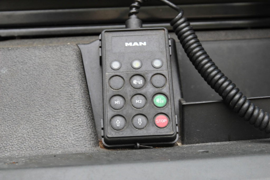 MAN TGX 18.500 XXL Standklima Navi Xenon Retarder - 트랙터 유닛 : 사진 2 MAN TGX 18.500 XXL Standklima Navi Xenon Retarder - 트랙터 유닛 : 사진 2