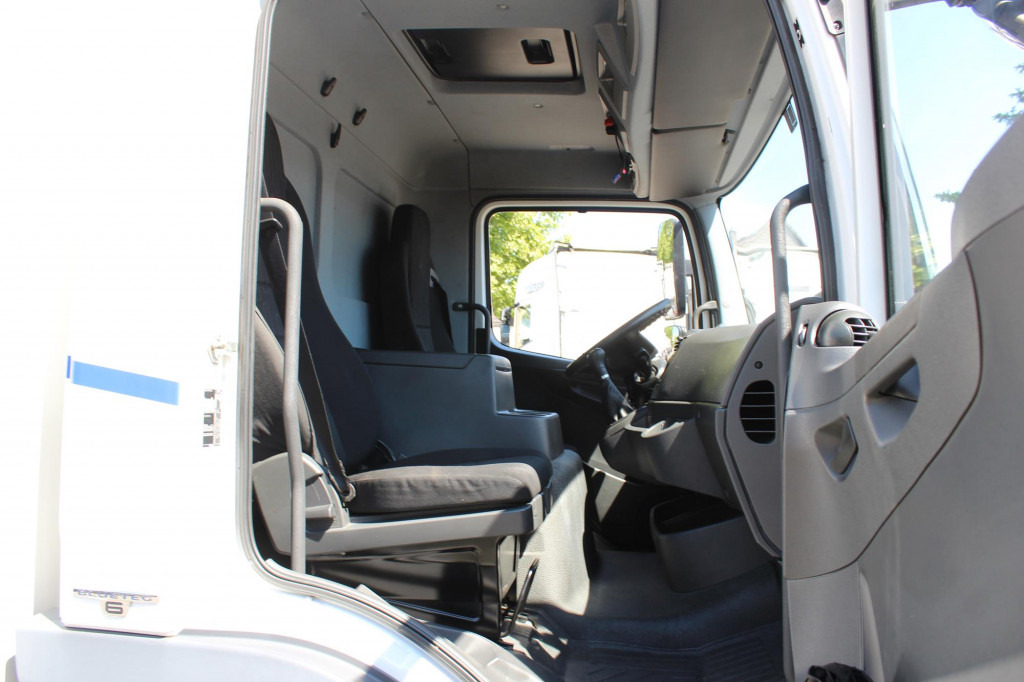 Mercedes-Benz Atego 1221 E6 Koffer Klima LDW Schalter LBW - 트럭 : 사진 5 Mercedes-Benz Atego 1221 E6 Koffer Klima LDW Schalter LBW - 트럭 : 사진 5