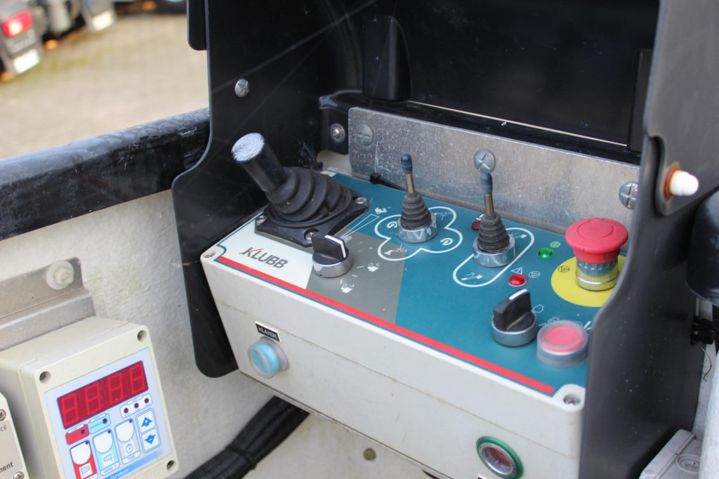 Renault Master Bühne KLUBB 11m 2 Personen Korb 200kg - 트럭 탑재 고가작업 플랫폼 : 사진 4 Renault Master Bühne KLUBB 11m 2 Personen Korb 200kg - 트럭 탑재 고가작업 플랫폼 : 사진 4