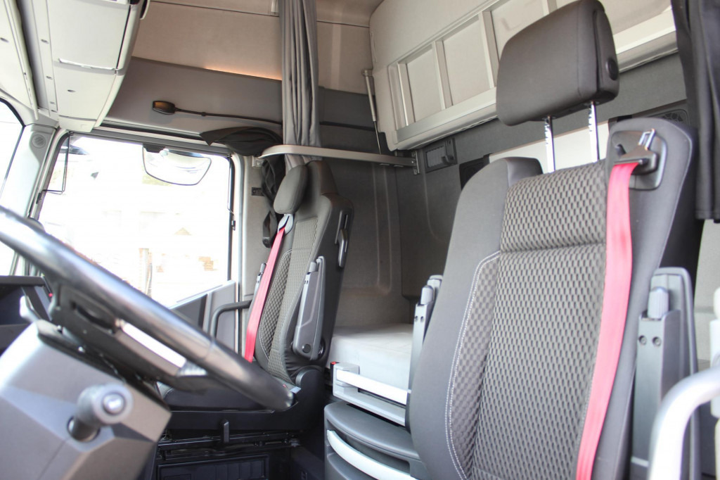 Renault T 520 E6 High Sleeper Retarder Kühlbox VIN: MD - 트랙터 유닛 : 사진 5 Renault T 520 E6 High Sleeper Retarder Kühlbox VIN: MD - 트랙터 유닛 : 사진 5