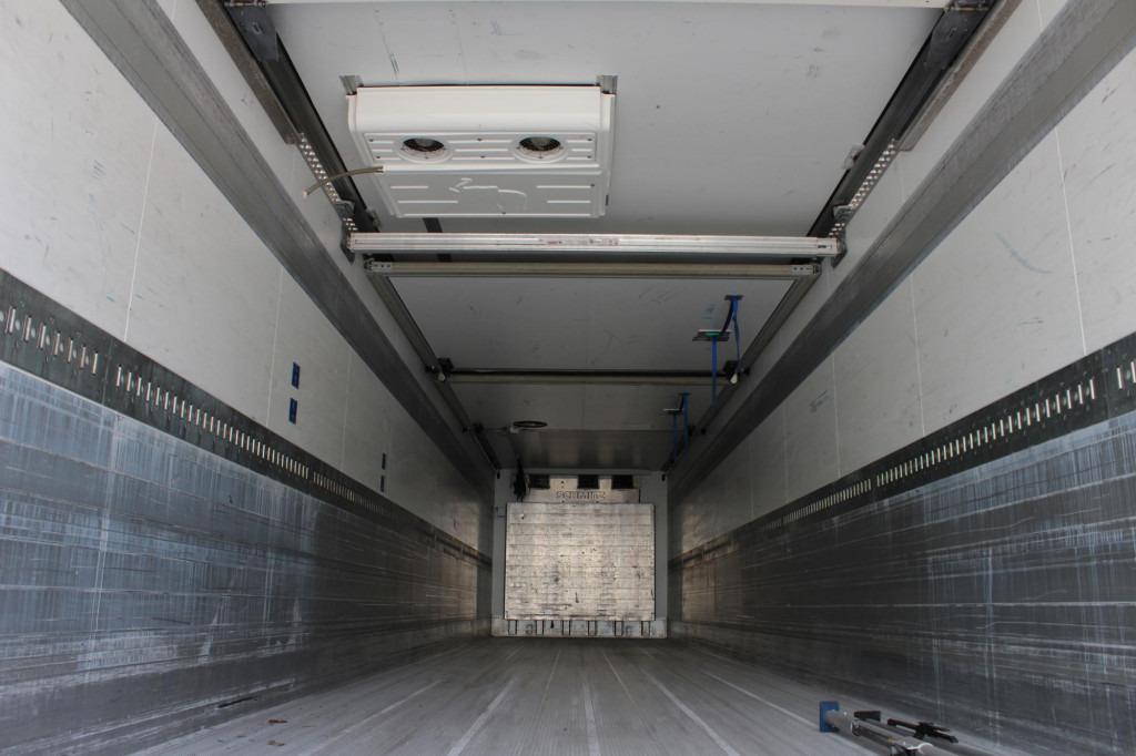SCHMITZ Bi-Multi-Temp. TW Rolltor Lenkachse Rent-Miete - 냉동 세미 트레일러 : 사진 2 SCHMITZ Bi-Multi-Temp. TW Rolltor Lenkachse Rent-Miete - 냉동 세미 트레일러 : 사진 2