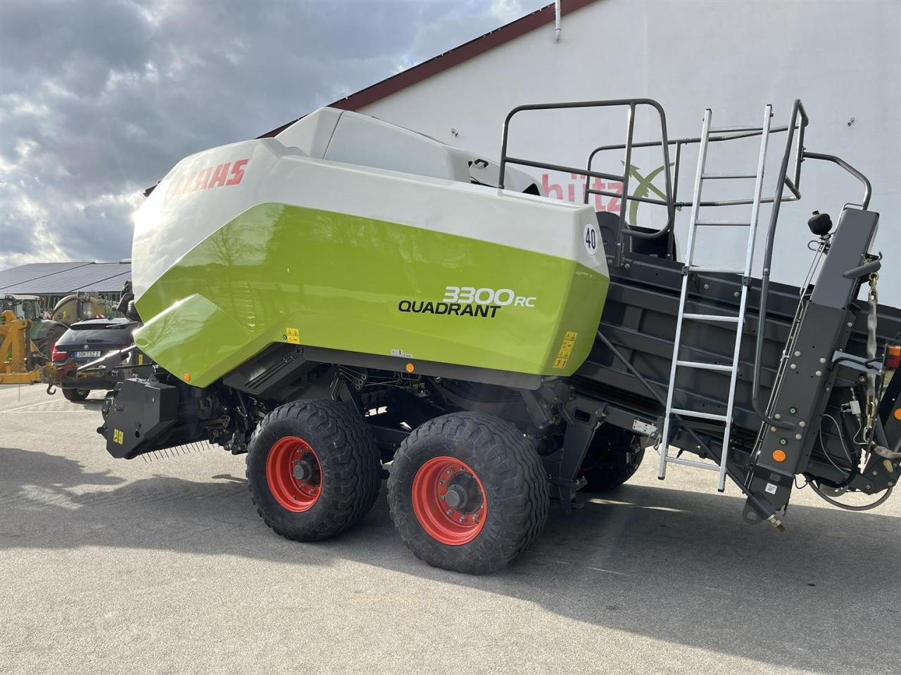 CLAAS Quadrant 3300 RC, Baujahr 2016, ca. 16.500 Ballen - 정사각 베일러 : 사진 2 CLAAS Quadrant 3300 RC, Baujahr 2016, ca. 16.500 Ballen - 정사각 베일러 : 사진 2