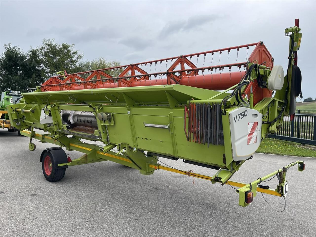 CLAAS Schneidwerk CLAAS V750 mit Transportwagen - 콤바인 헤더 트레일러 : 사진 4 CLAAS Schneidwerk CLAAS V750 mit Transportwagen - 콤바인 헤더 트레일러 : 사진 4