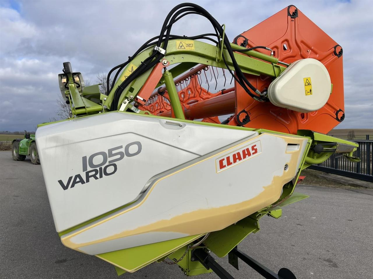 CLAAS Schneidwerk Claas Vario V1050, ca. 1600ha, LED Laser, Bj. 2016 - 목초수확기 부착물 : 사진 3 CLAAS Schneidwerk Claas Vario V1050, ca. 1600ha, LED Laser, Bj. 2016 - 목초수확기 부착물 : 사진 3