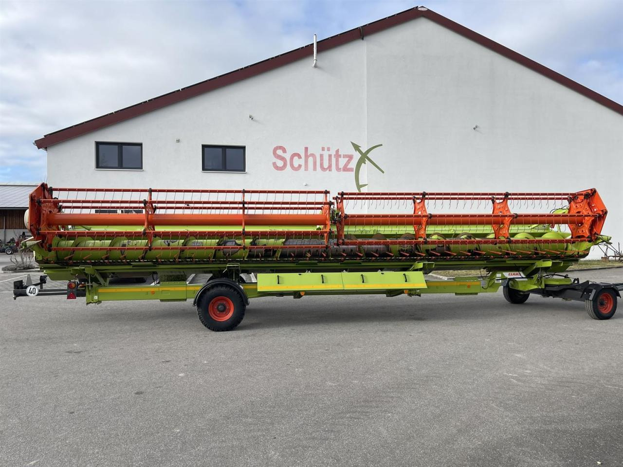CLAAS Schneidwerk Claas Vario V1050, ca. 1600ha, LED Laser, Bj. 2016 - 목초수확기 부착물 : 사진 1 CLAAS Schneidwerk Claas Vario V1050, ca. 1600ha, LED Laser, Bj. 2016 - 목초수확기 부착물 : 사진 1