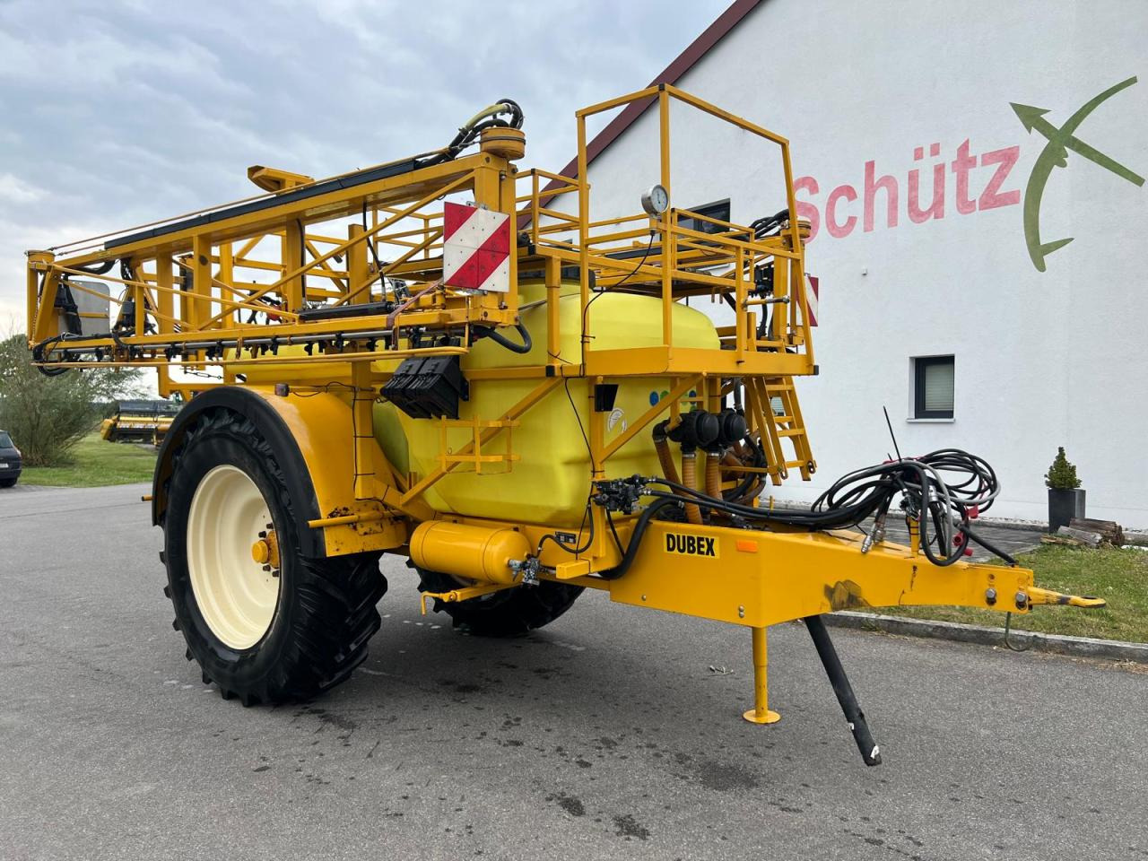 Dubex Vector 27m 3200 Liter Spritze, Baujahr 2002 - 견인 스프레이 : 사진 2 Dubex Vector 27m 3200 Liter Spritze, Baujahr 2002 - 견인 스프레이 : 사진 2