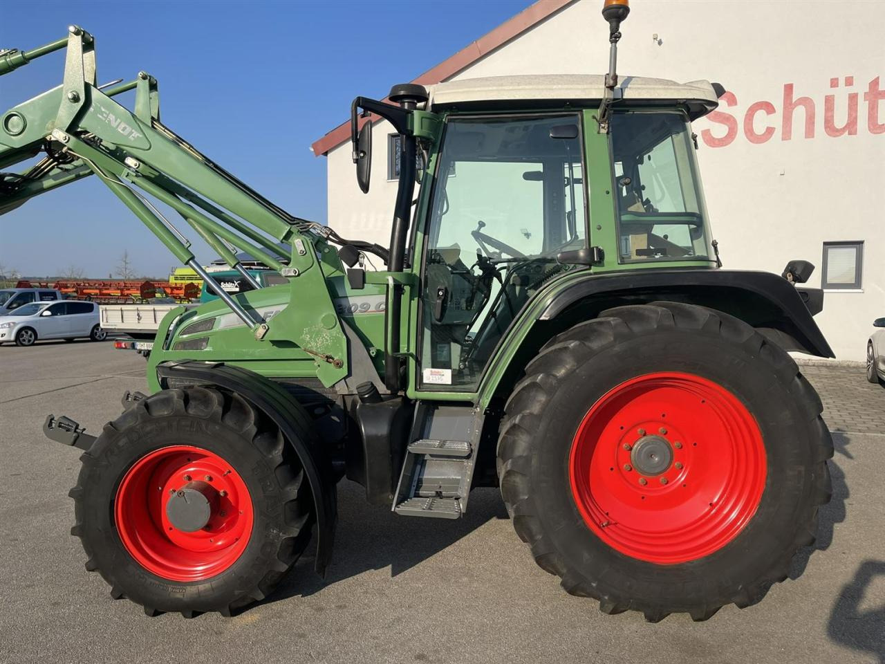 Fendt 309 Ci mit Frontlader, FKH, DL, Klima, 8250Bh, Baujahr 2005 - 장궤형 트랙터 : 사진 3 Fendt 309 Ci mit Frontlader, FKH, DL, Klima, 8250Bh, Baujahr 2005 - 장궤형 트랙터 : 사진 3