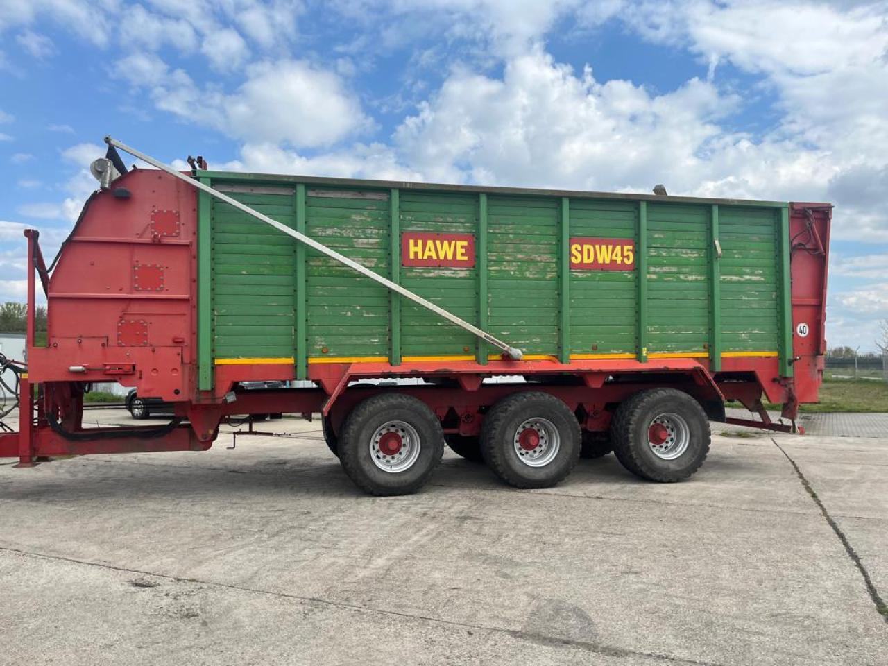 HAWE Tridem SDW 45T mit Heckentleerung - 농장 티핑 트레일러/ 덤프 : 사진 1 HAWE Tridem SDW 45T mit Heckentleerung - 농장 티핑 트레일러/ 덤프 : 사진 1
