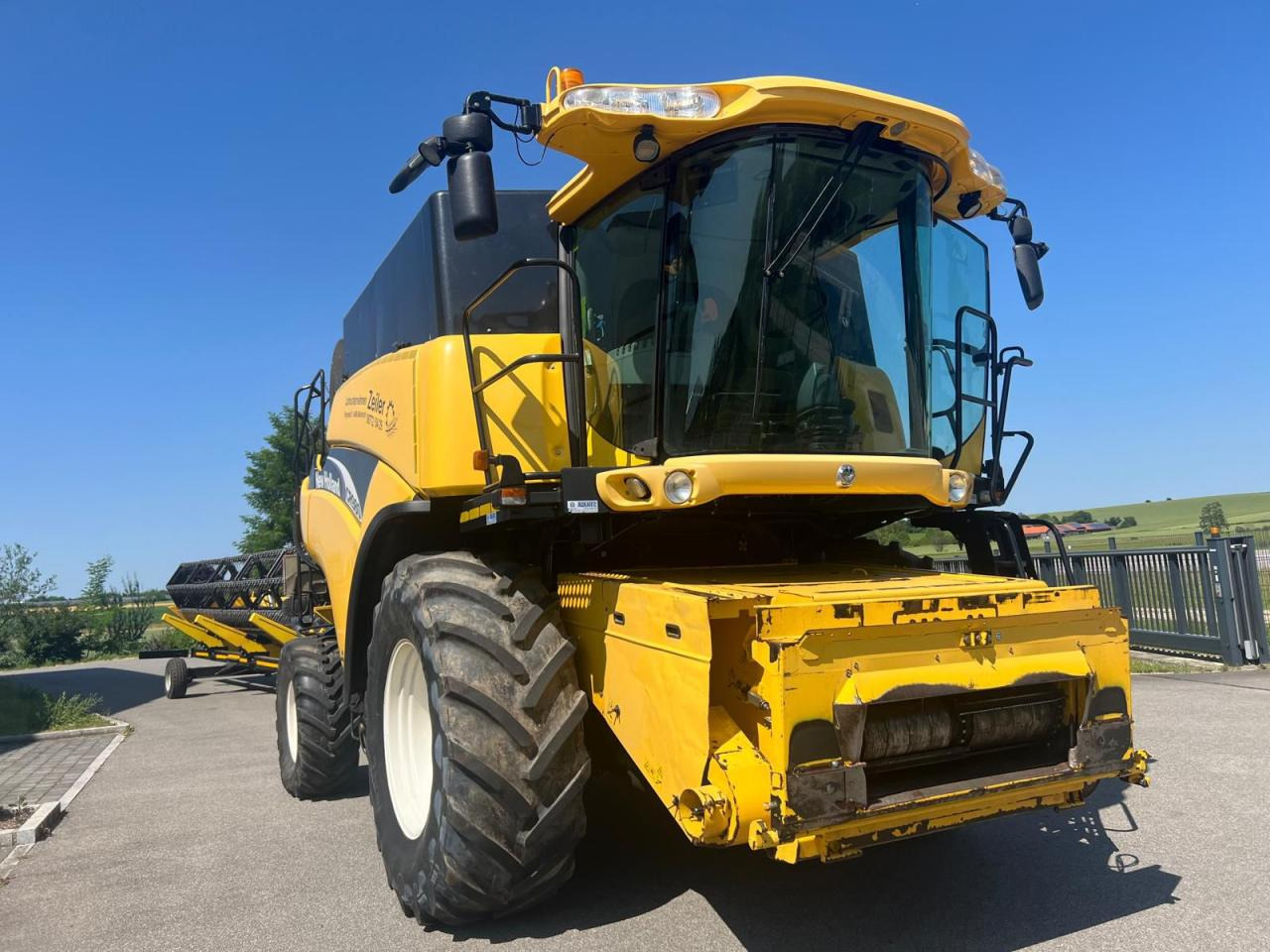 New Holland CR 980, Allrad, Maisausrüstung, Schneidwerk - 목초수확기 : 사진 3 New Holland CR 980, Allrad, Maisausrüstung, Schneidwerk - 목초수확기 : 사진 3