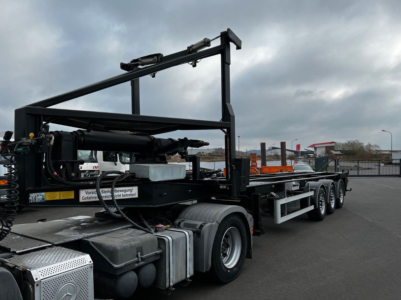 H&W 3- Achs Auflieger für Presscontainer H&W 3- Achs Auflieger für Presscontainer - 컨테이너 운반 장치/ 스와프 보디 세미 트레일러 : 사진 2 H&W 3- Achs Auflieger für Presscontainer H&W 3- Achs Auflieger für Presscontainer - 컨테이너 운반 장치/ 스와프 보디 세미 트레일러 : 사진 2