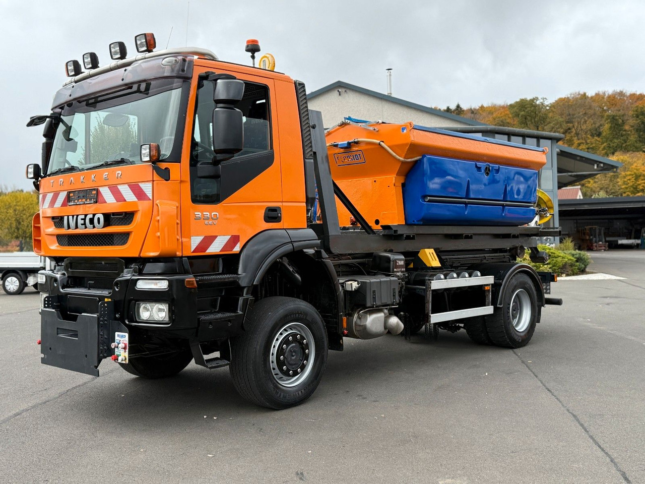 Iveco Trakker 330 EEV Winterdienst Abroll - 후크 리프트 트럭 : 사진 1 Iveco Trakker 330 EEV Winterdienst Abroll - 후크 리프트 트럭 : 사진 1