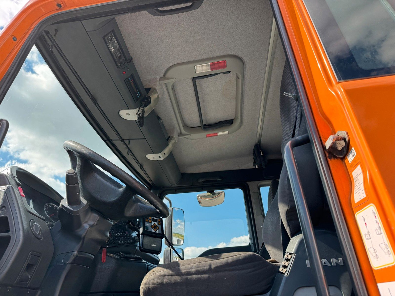 MAN TGA 18.350 4x4 Meiler Abroller RK 14.45 Winterd. - 후크 리프트 트럭 : 사진 5 MAN TGA 18.350 4x4 Meiler Abroller RK 14.45 Winterd. - 후크 리프트 트럭 : 사진 5