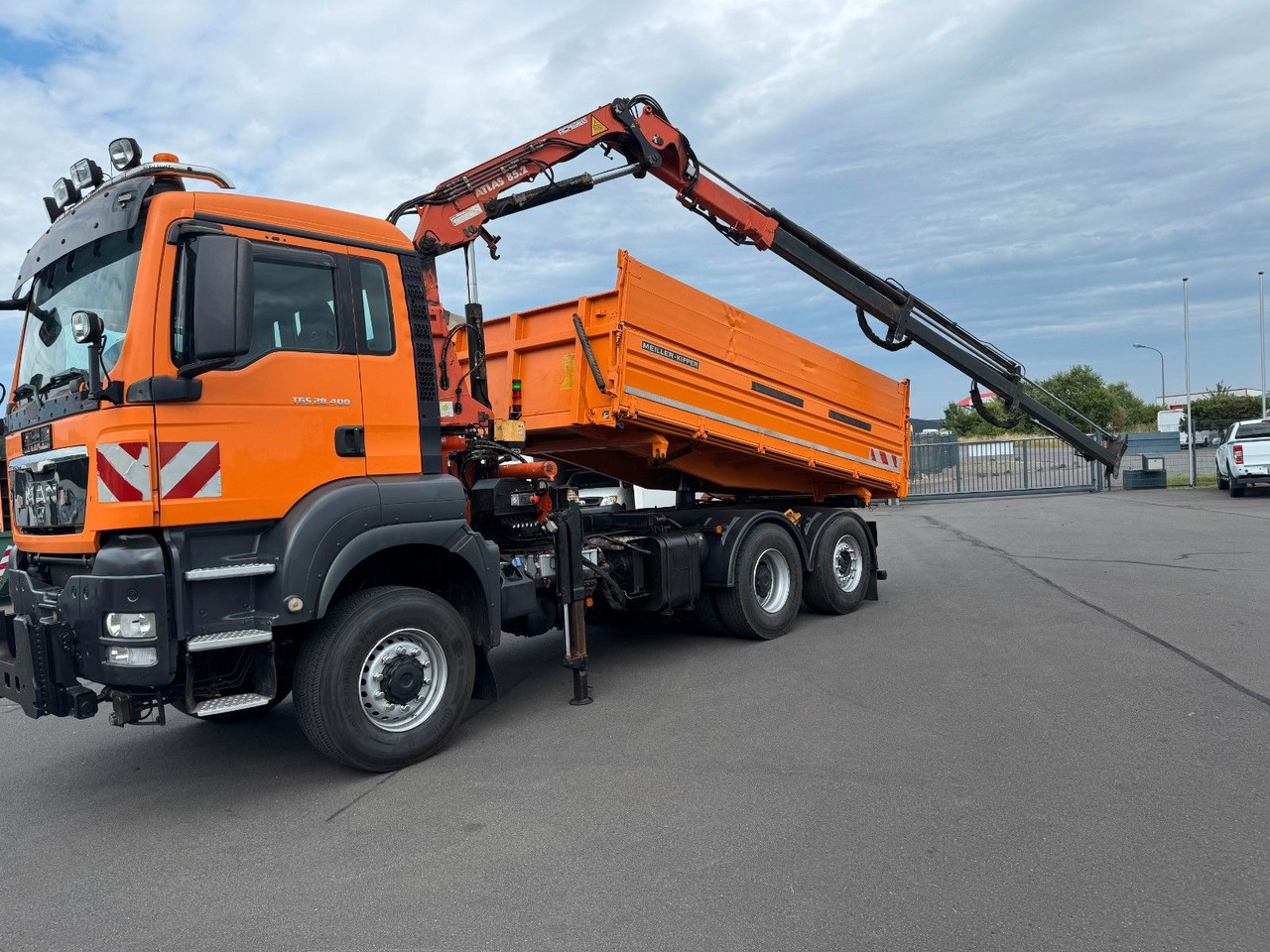 MAN TGS 28.400 6x4-4 BL Kipper / Kran / Winterdienst - 덤프트럭, 크레인 트럭 : 사진 1 MAN TGS 28.400 6x4-4 BL Kipper / Kran / Winterdienst - 덤프트럭, 크레인 트럭 : 사진 1