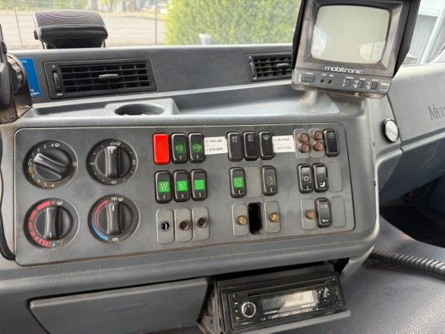 Mercedes-Benz Actros 2031 4x4 Hydraulik + Wechselsystem - 캡 새시 트럭 : 사진 5 Mercedes-Benz Actros 2031 4x4 Hydraulik + Wechselsystem - 캡 새시 트럭 : 사진 5