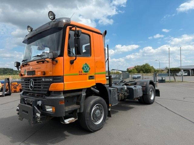 Mercedes-Benz Actros 2031 4x4 Hydraulik + Wechselsystem - 캡 새시 트럭 : 사진 1 Mercedes-Benz Actros 2031 4x4 Hydraulik + Wechselsystem - 캡 새시 트럭 : 사진 1