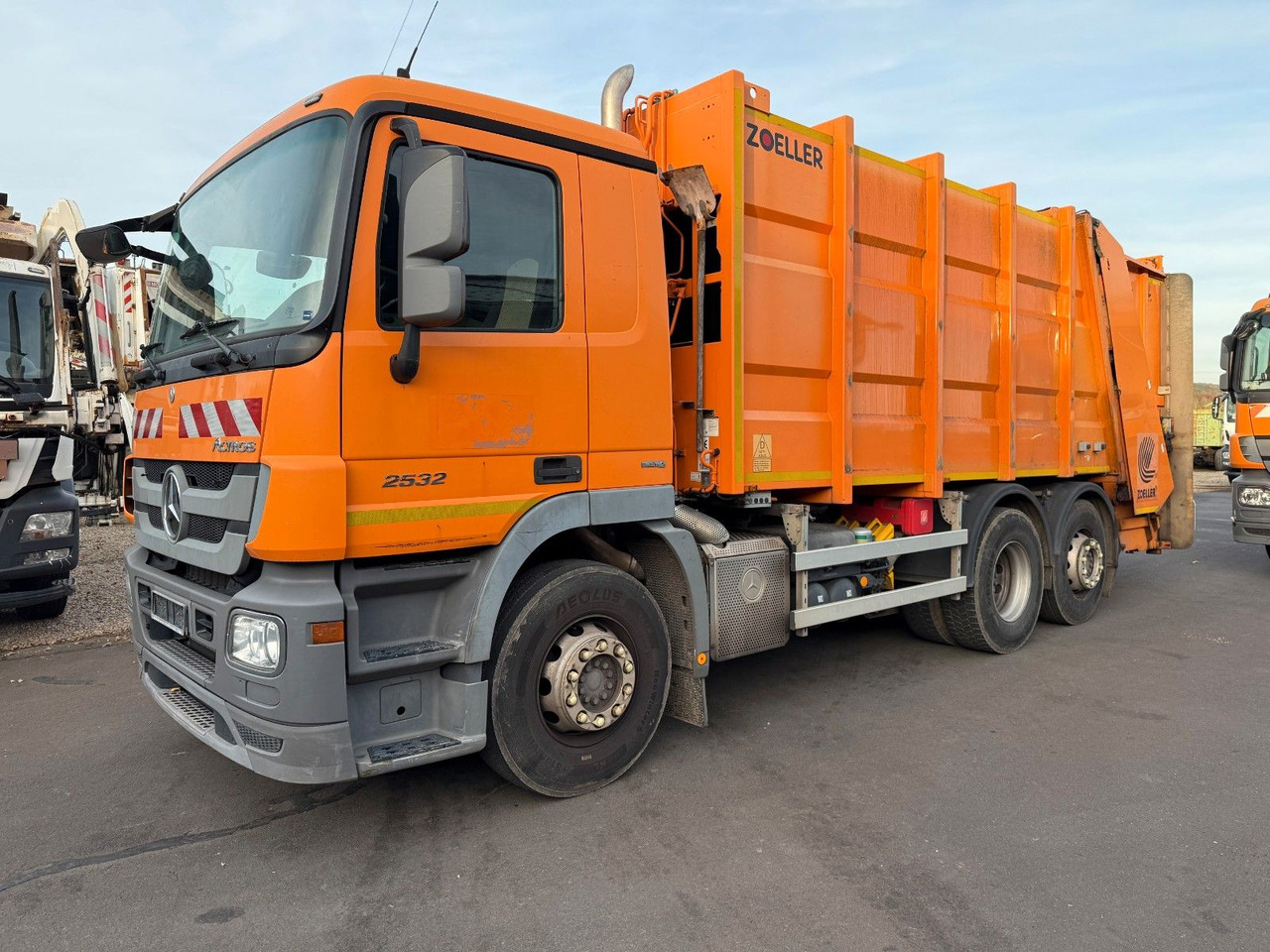 Mercedes-Benz Actros 2532 6x2 Zoeller Medium XL 21 - 쓰레기차 : 사진 1 Mercedes-Benz Actros 2532 6x2 Zoeller Medium XL 21 - 쓰레기차 : 사진 1