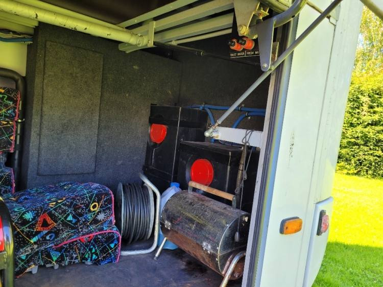 VOLVO B12M BERKHOF AXIAL70 MOTORHOME KLIMA 3.2003 - 대형 버스 : 사진 4 VOLVO B12M BERKHOF AXIAL70 MOTORHOME KLIMA 3.2003 - 대형 버스 : 사진 4