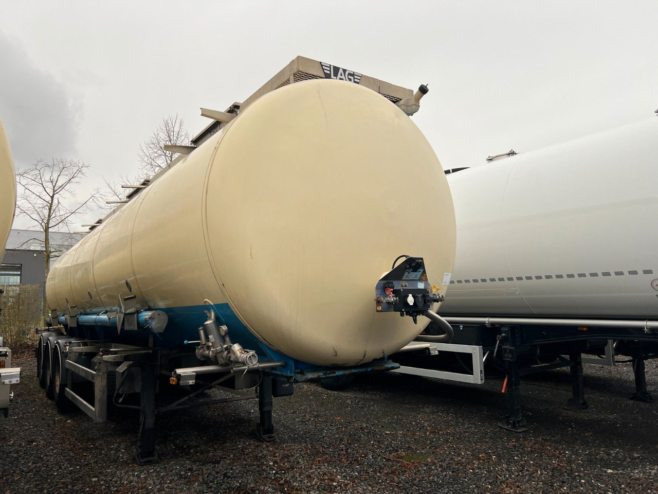 Lag 32000 l Lebensmitteltank mit 3 Kammern, ADR - 유조 세미 트레일러 : 사진 1 Lag 32000 l Lebensmitteltank mit 3 Kammern, ADR - 유조 세미 트레일러 : 사진 1