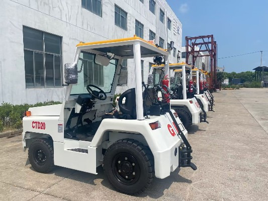 AirBusiness Electric Tractor - 수하물 트랙터 : 사진 1 AirBusiness Electric Tractor - 수하물 트랙터 : 사진 1