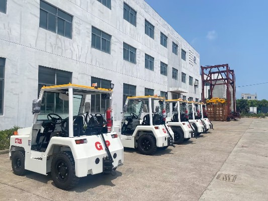 AirBusiness Electric Tractor - 수하물 트랙터 : 사진 3 AirBusiness Electric Tractor - 수하물 트랙터 : 사진 3