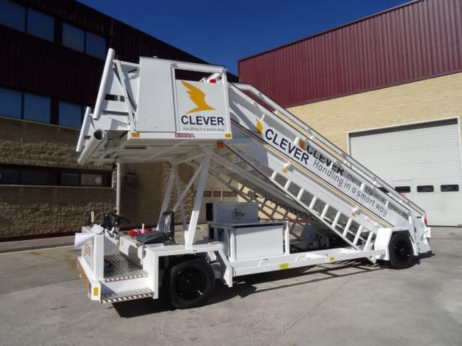 EINSA Passenger Stairs EDU Wide - 탑승 계단 : 사진 2 EINSA Passenger Stairs EDU Wide - 탑승 계단 : 사진 2
