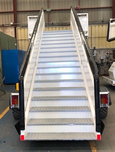 EINSA Passenger Stairs EDU Wide - 탑승 계단 : 사진 4 EINSA Passenger Stairs EDU Wide - 탑승 계단 : 사진 4