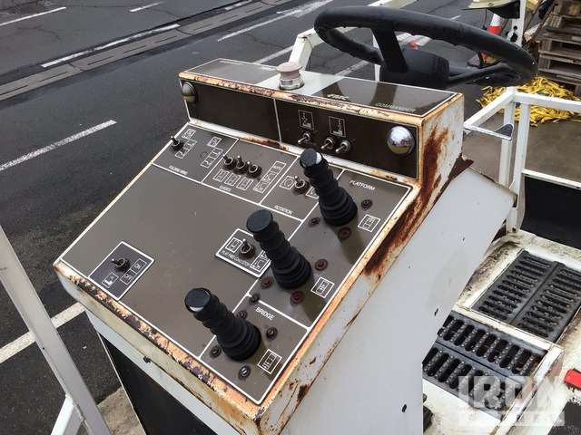 FMC loader Commander 15 Universal Main Deck - 항공기 화물 로더 : 사진 4 FMC loader Commander 15 Universal Main Deck - 항공기 화물 로더 : 사진 4