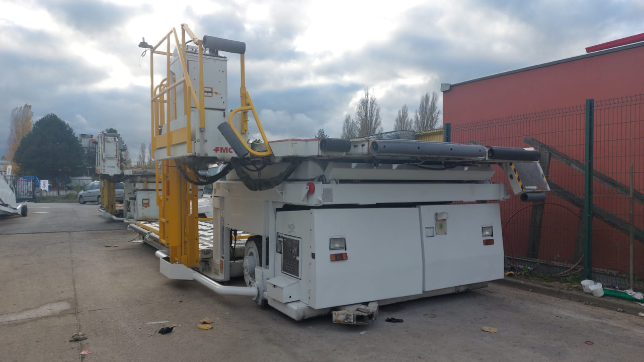 FMC loader Commander 15 Universal Main Deck - 항공기 화물 로더 : 사진 2 FMC loader Commander 15 Universal Main Deck - 항공기 화물 로더 : 사진 2