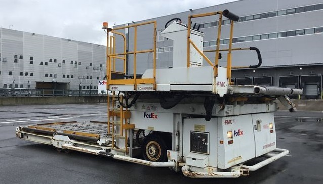 Lower Deck Loader FMC Commander 15 Wide - 항공기 화물 로더 : 사진 2 Lower Deck Loader FMC Commander 15 Wide - 항공기 화물 로더 : 사진 2